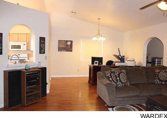 3rd image of 1915 E Leisure Ln