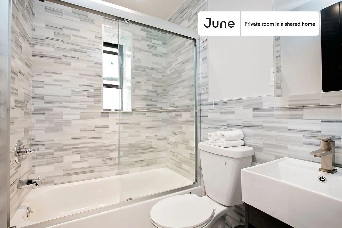Full bedroom in 3 bed/1.5 bath home in Central Harlem #1873 B — Photo 4