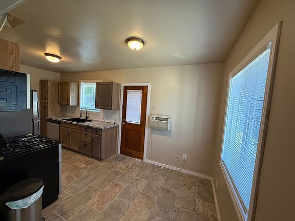 5th image of 17834 Los Alimos St