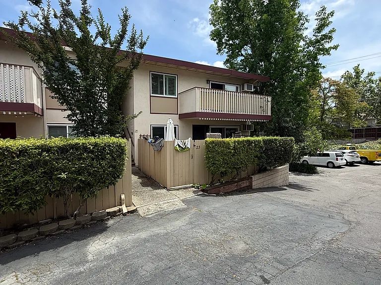 2180 Geary Rd #24 — Photo 12