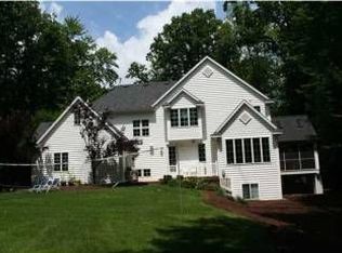 878 Bradford Greens Ct NE, Grand Rapids, MI