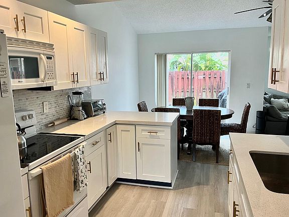 4th image of 10961 W Broward Boulevard #10961