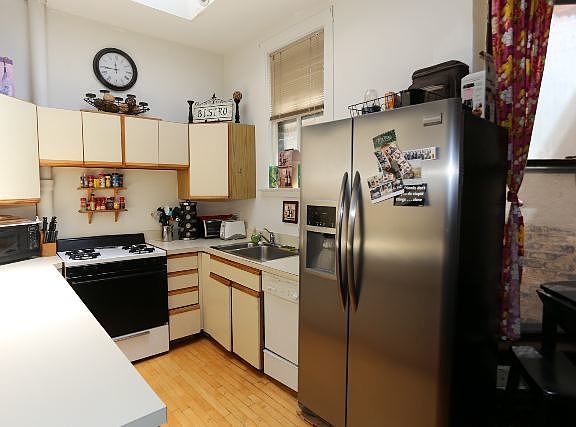 3rd image of 2661 N Burling St APT 3