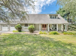 93 Meadows Rd, Lafayette, NJ 07848