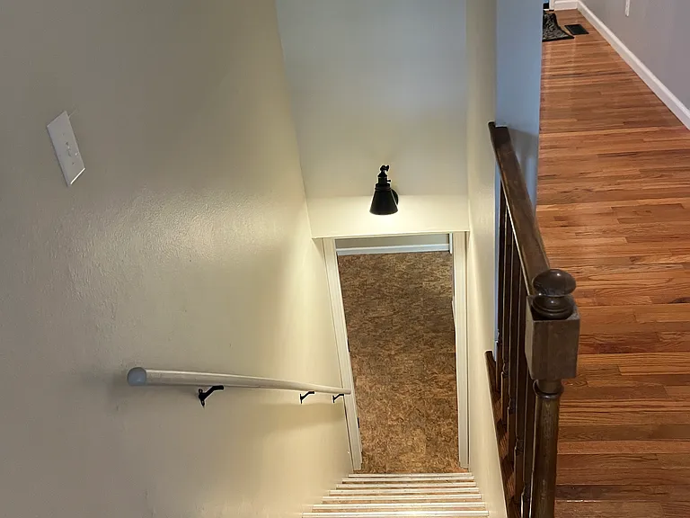 8 Parkrose Ct — Photo 23