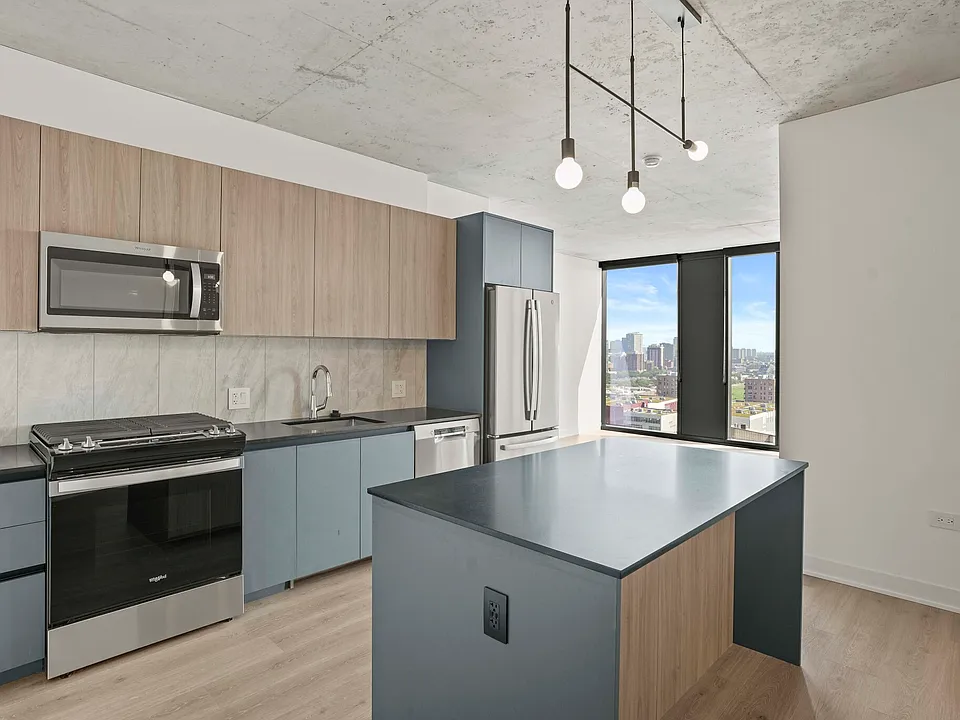 234 W Polk St #2/2