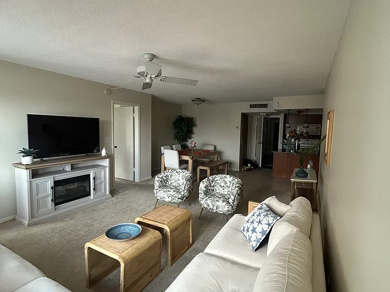 5220 Brittany Dr S #701 — Photo 32