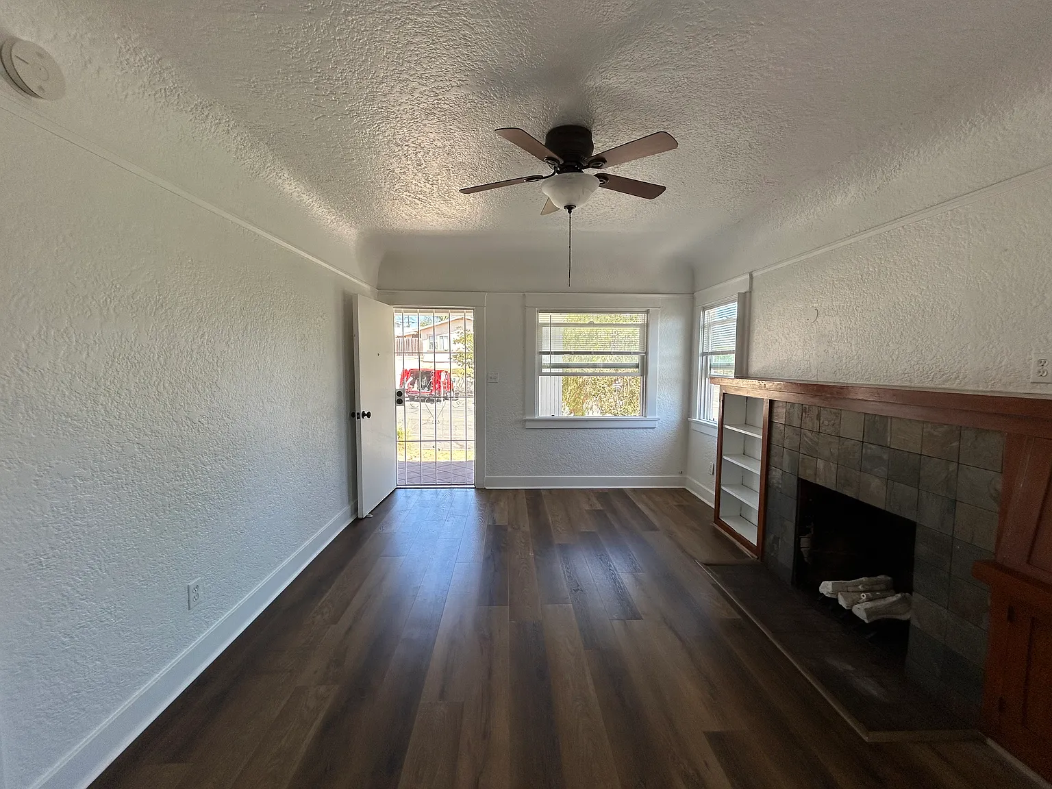 2 bed, 660 sqft, $3,600 — Photo 4