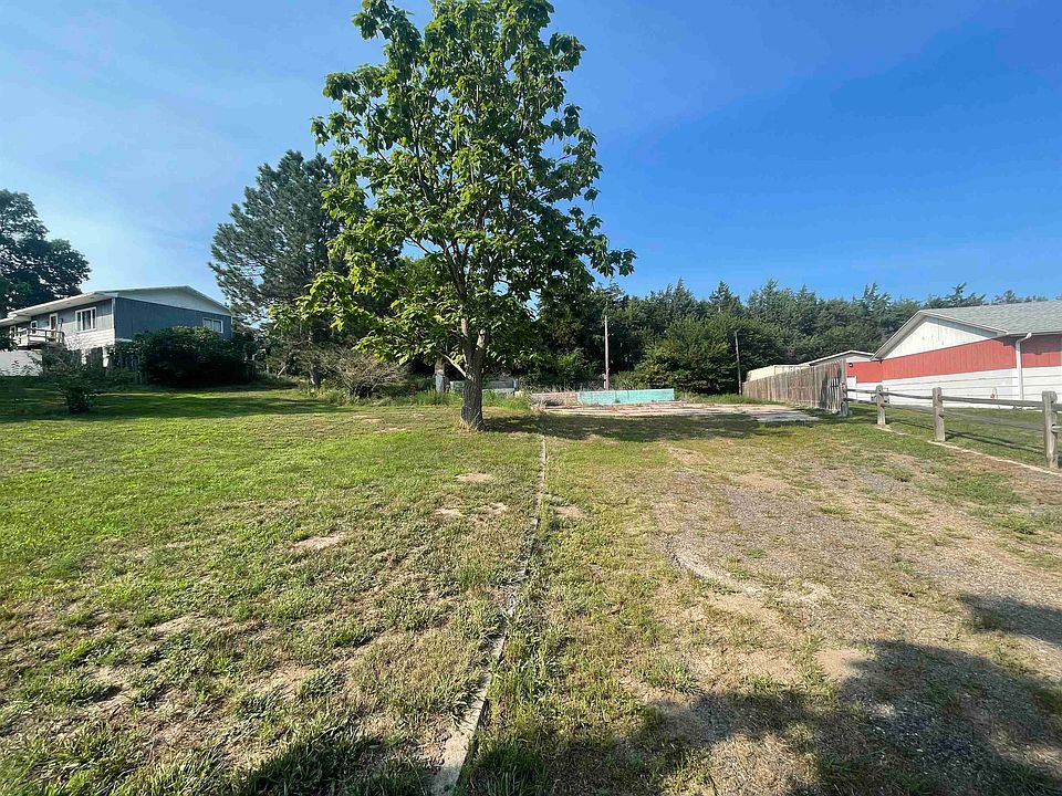1st image of 154 S Maloney Dr
