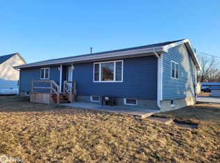 105 E 6th St, Delta, IA 52550