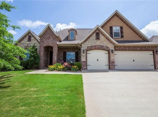 6413 Timber Ridge Dr, Rogers, AR 72758