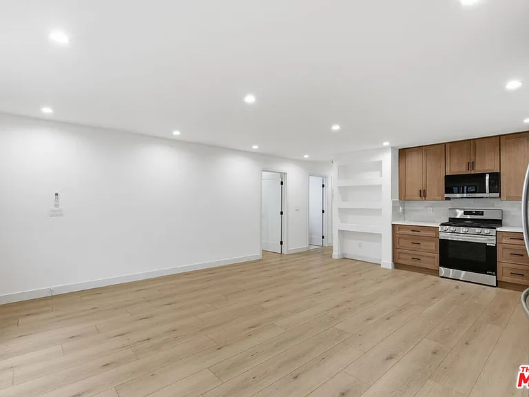 3431 Edgehill Dr — Photo 5