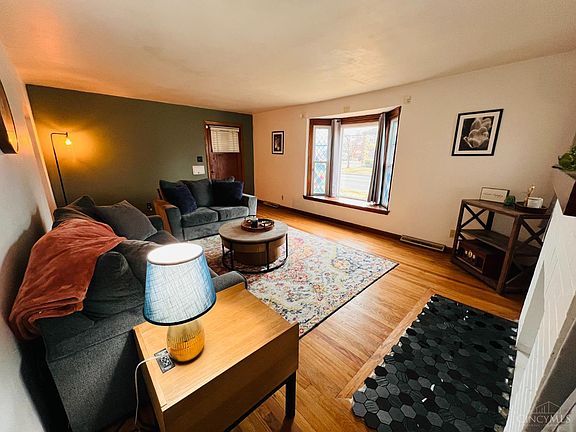 4th image of 7905 Plainfield Rd