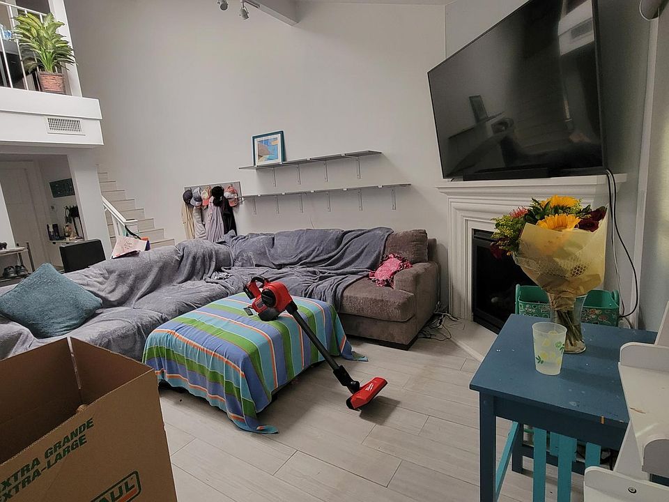 2nd image of 345 University Dr APT D6