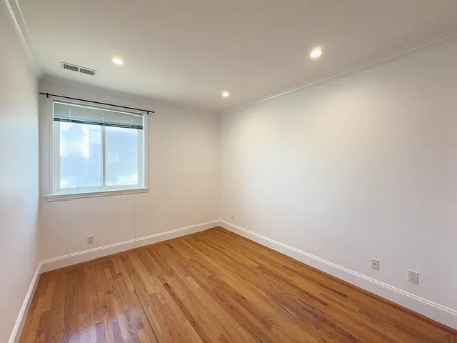 2 bed, 500 sqft, $2,950 — Photo 3