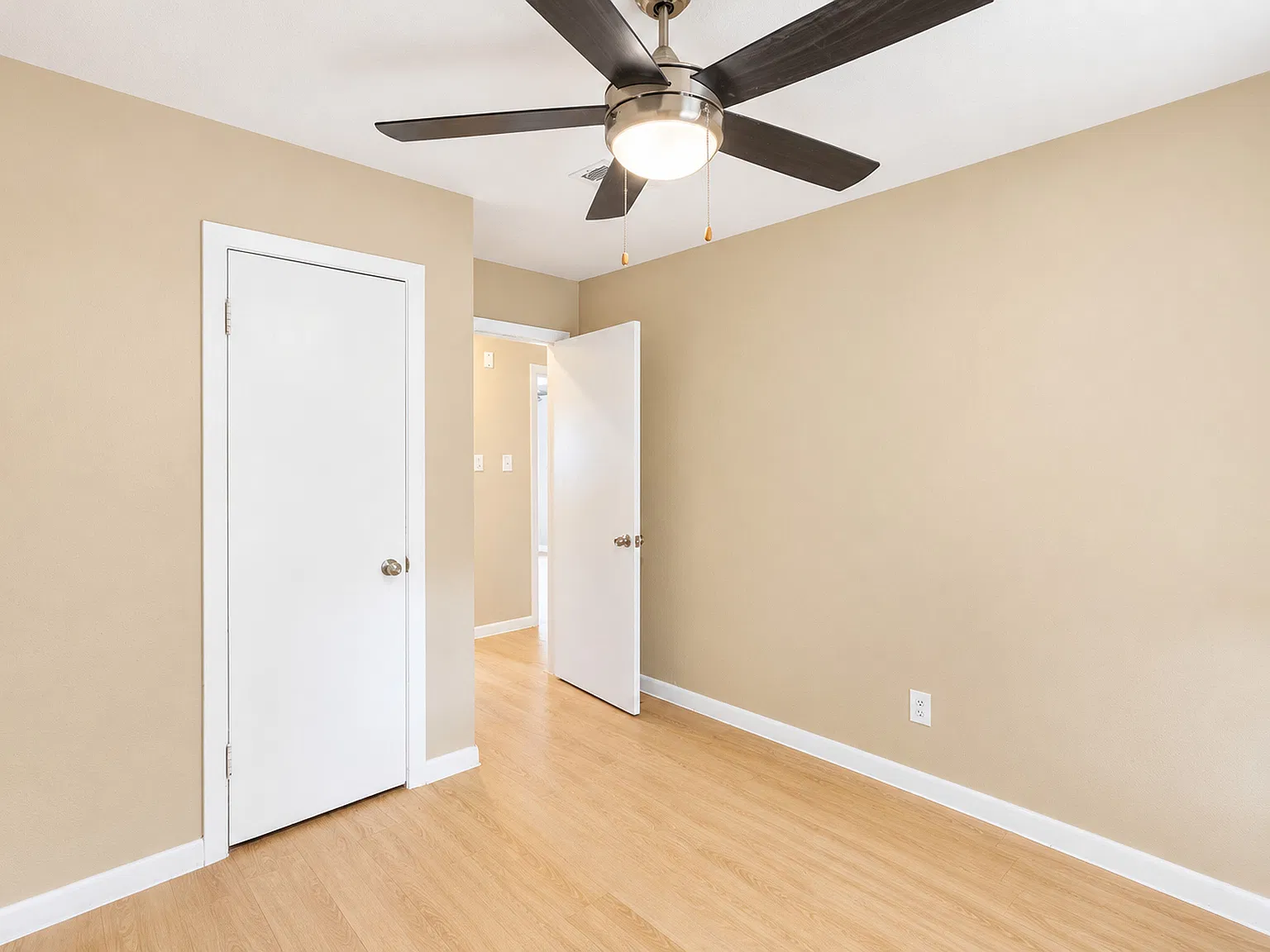 3 bed, 1160 sqft, $1,800 — Photo 2