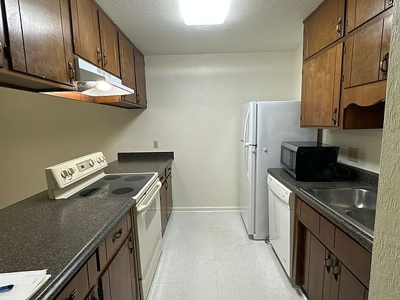 4th image of 3708 Donovan Dr Unit C