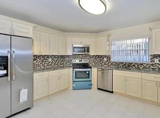 11146 Lakeaire Cir, Boca Raton, FL 33498