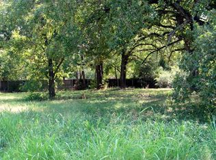 907 Armstrong Rd, Seagoville, TX 75159