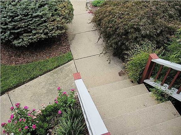 2nd image of 2345 Lansdowne Ave