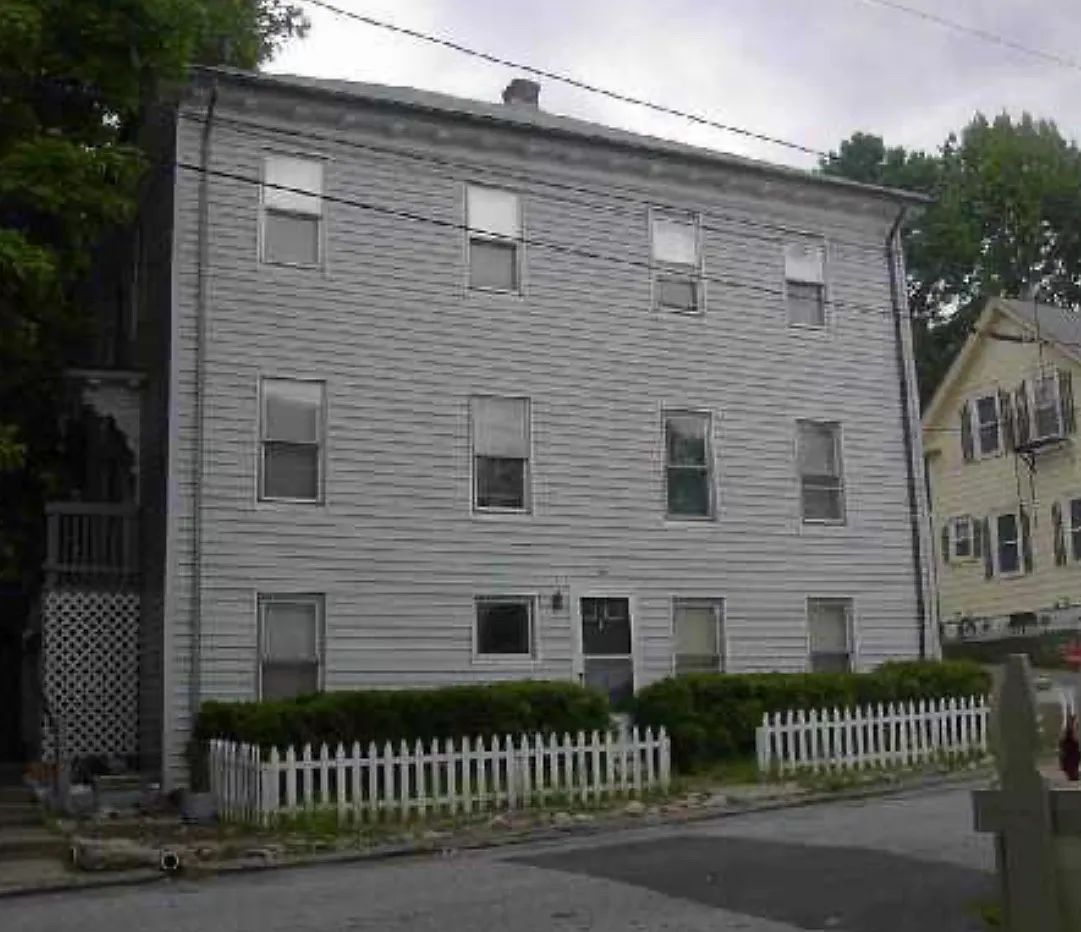3 bed, 1000 sqft, $1,750 — Photo 1