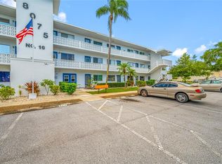 8075 112th St APT 104, Seminole, FL 33772