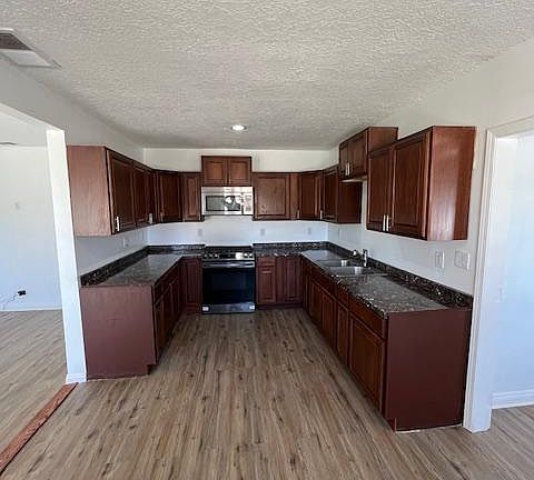 2nd image of 9041 Piedra Ave