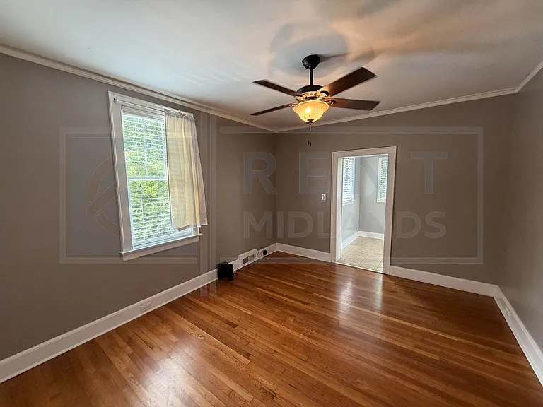 3925 Rosewood Dr — Photo 9