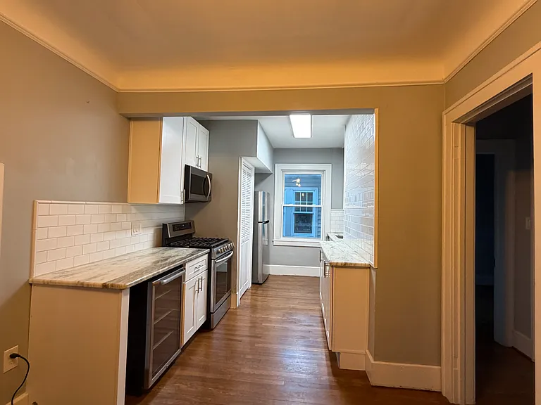 393 Wordsworth St #1 — Photo 10