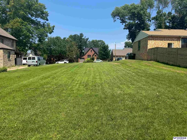 5623 Grant St, Omaha, NE 68104