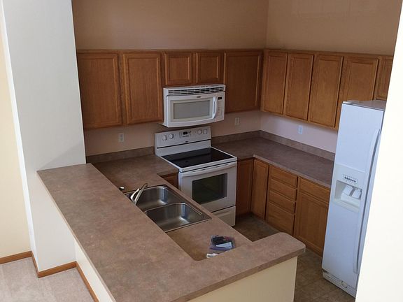 4th image of 1565 Legacy Pkwy E