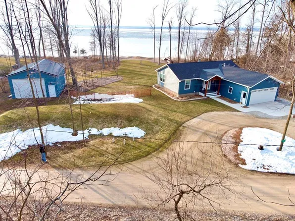 1319 N Bayshore Rd, Brussels, WI 54204