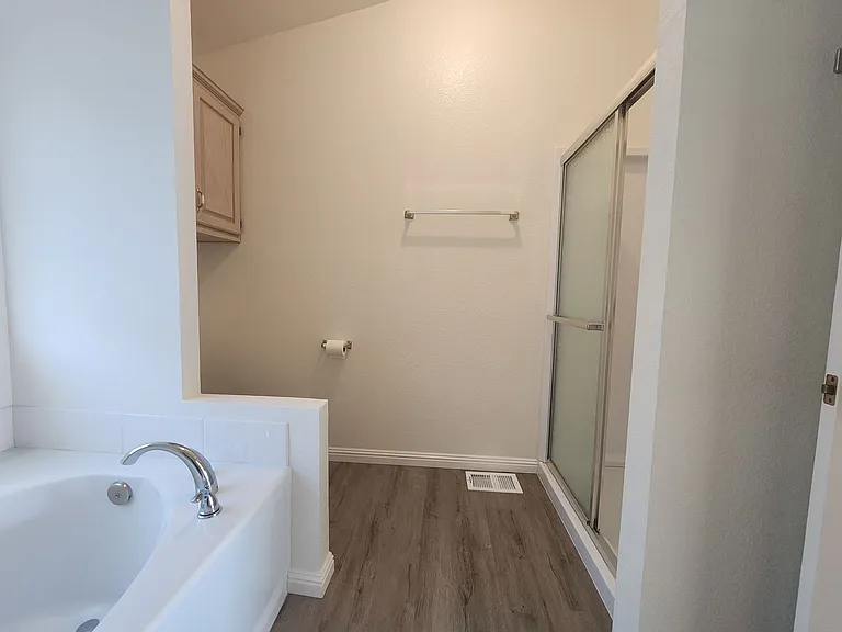 1843 Keyes Rd — Photo 15