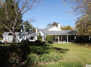 7 Old Wheatley Rd, Glen Head, NY 11545