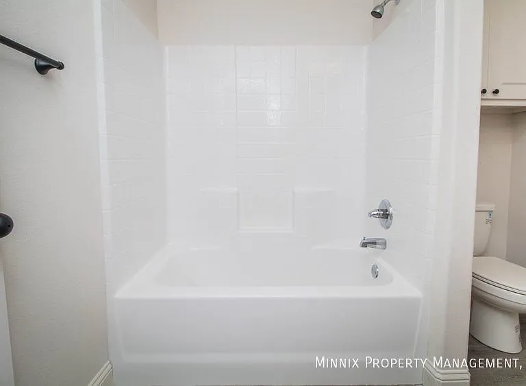 2009 102nd St #B — Photo 27