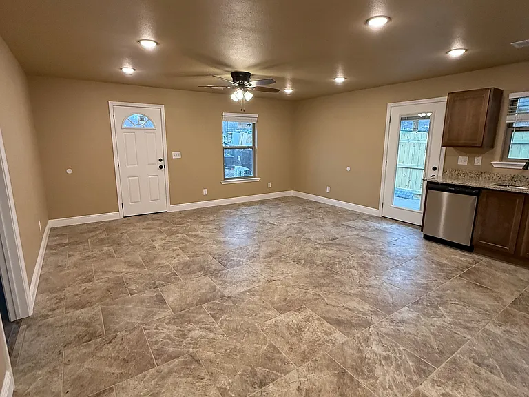3127 N Old Missouri Rd — Photo 9