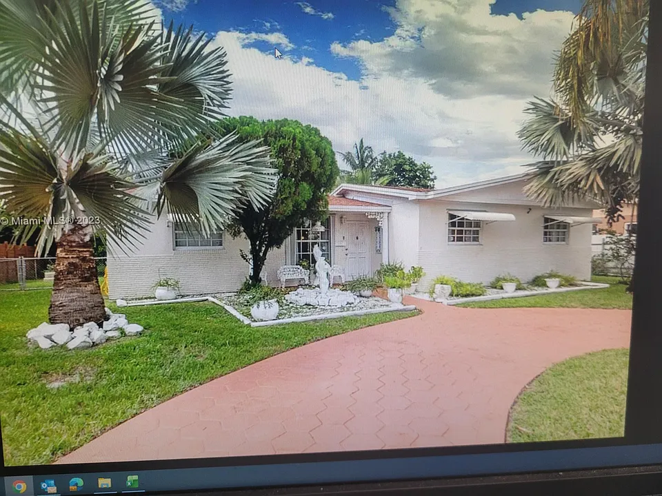 830 NW 200th Ter