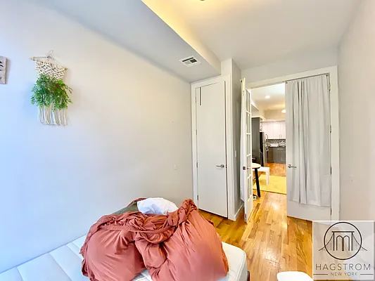 Rented by Hagstrom Management Inc | media 13