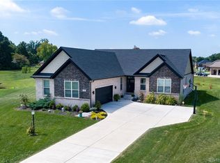 8 Buckeye Ct, Germantown, OH 45327