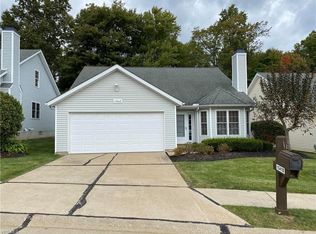 15418 High Pointe Cir, Middlefield, OH 44062