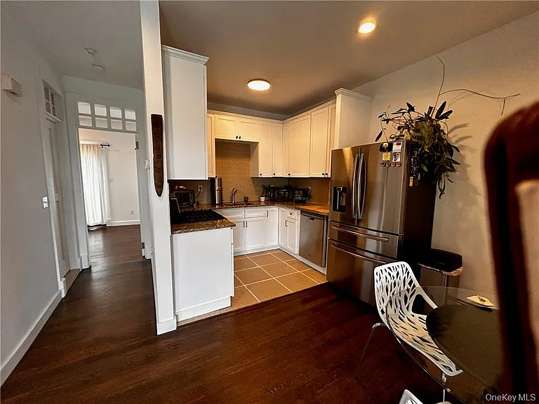 530 Piermont Ave — Photo 4