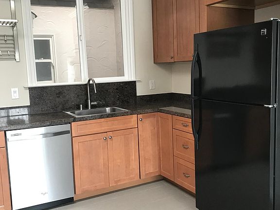 3rd image of 22 Avenue San