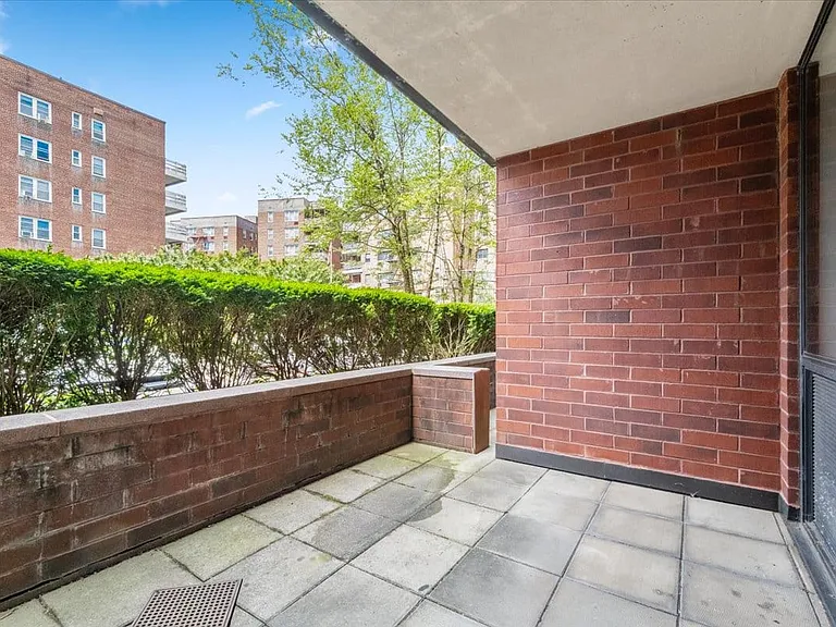 50 E Hartsdale Ave #1W — Photo 23