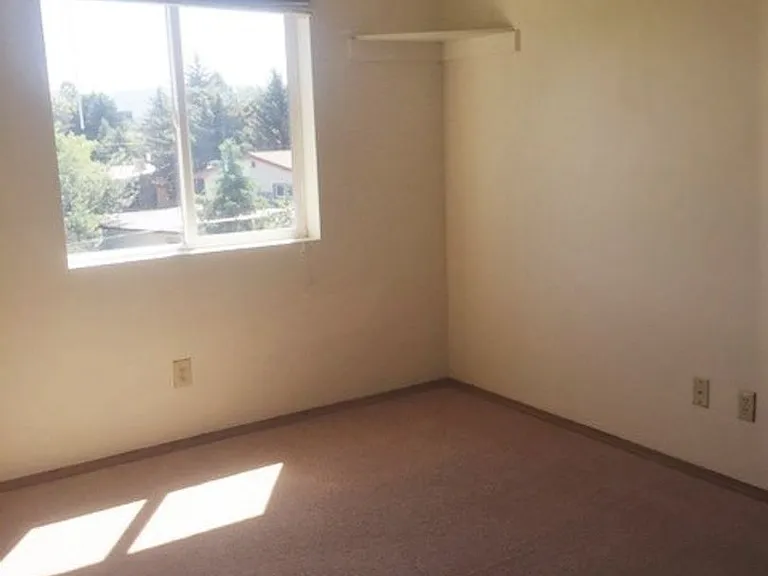 1731 W Kagy Blvd — Photo 8
