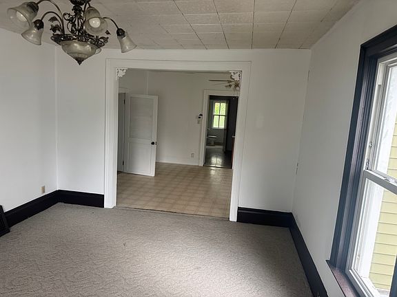 3rd image of 623 N Woodbridge St #1