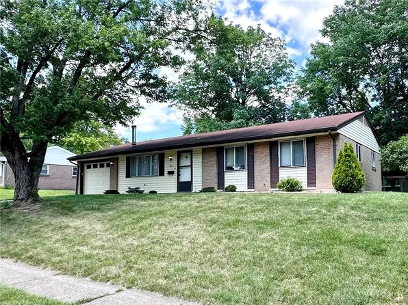 323 Woodlawn Dr, Fairborn, OH 45324