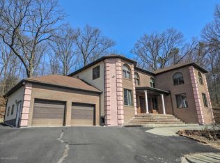 166 Manor Dr, East Stroudsburg, PA 18301