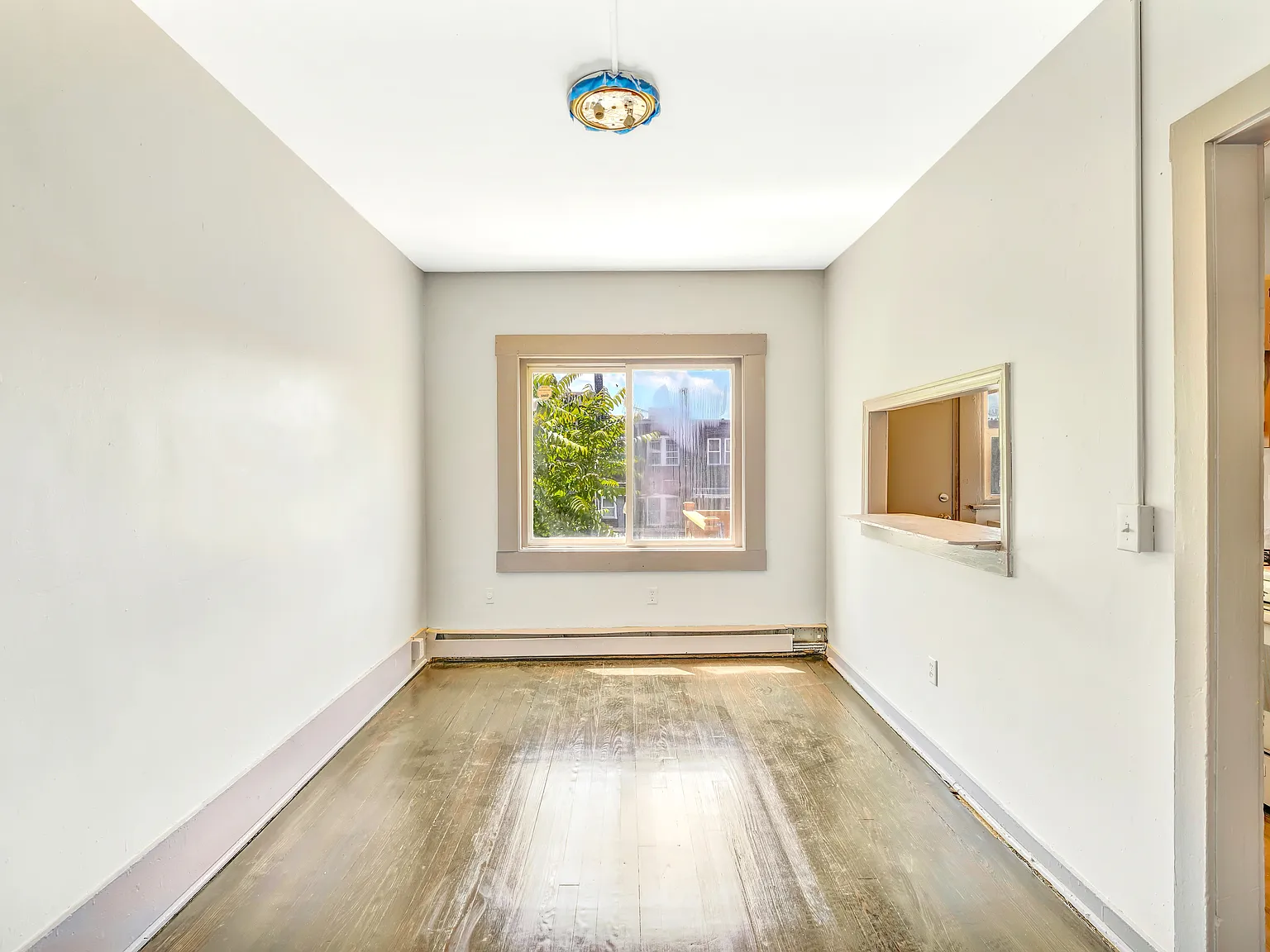 3 bed, 1024 sqft, $1,500 — Photo 4