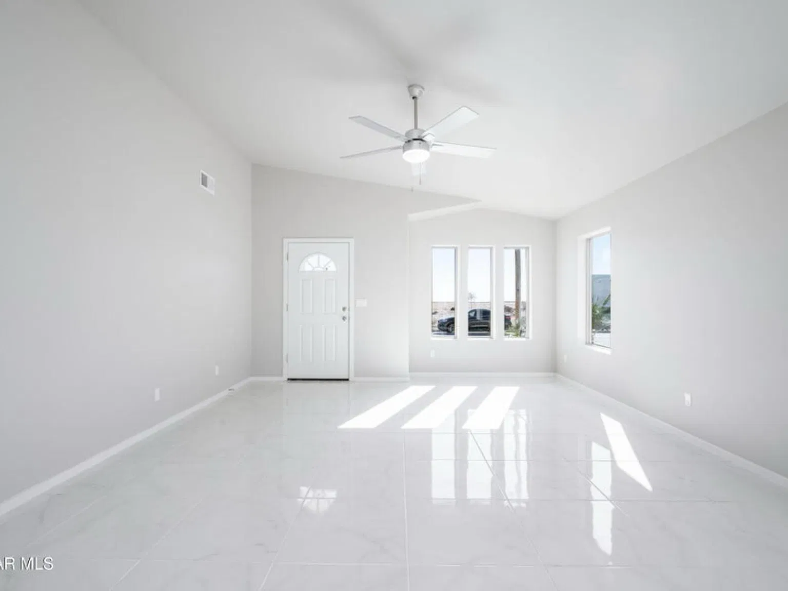 4 bed, 2.0 bath, 1535 sqft, $2,000 — Photo 4