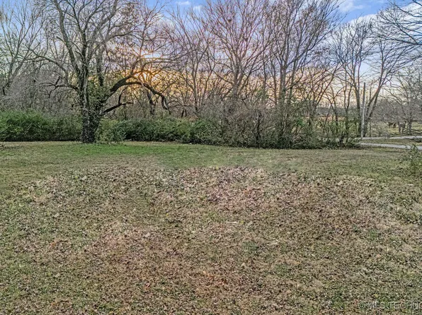 Vine St, Chelsea, OK 74016